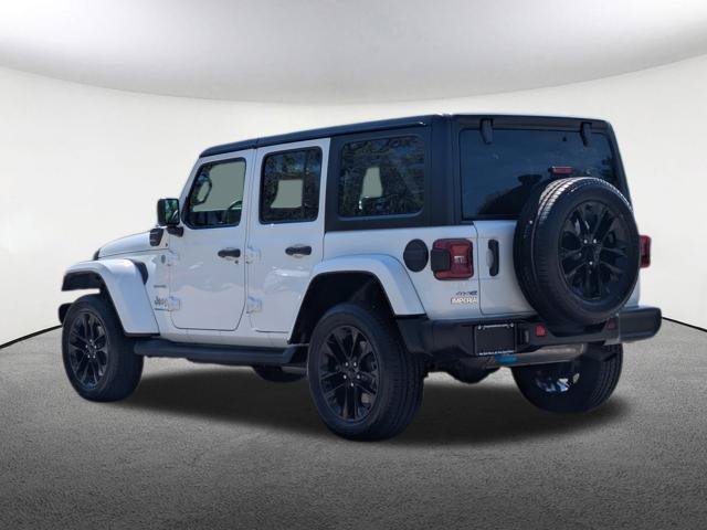Used 2023 Jeep Wrangler Unlimited Sahara w/ Cold Weather Group AWD/4WD image 6