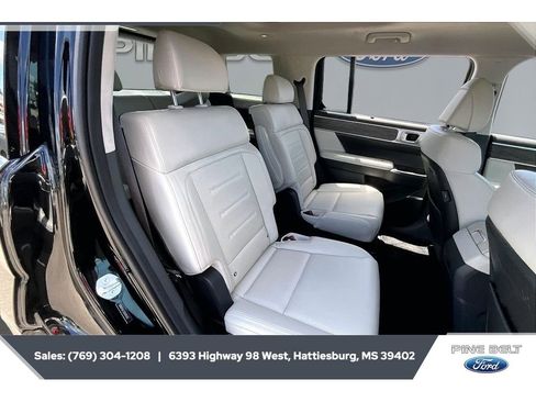 Used 2025 Hyundai Santa Fe Calligraphy FWD image 20