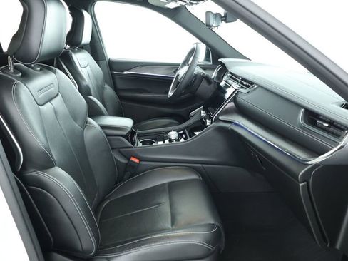 Used 2023 Jeep Grand Cherokee Overland w/ Luxury Tech Group IV image 23