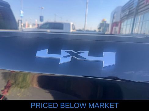 Used 2025 GMC Sierra 1500 SLT AWD/4WD image 4