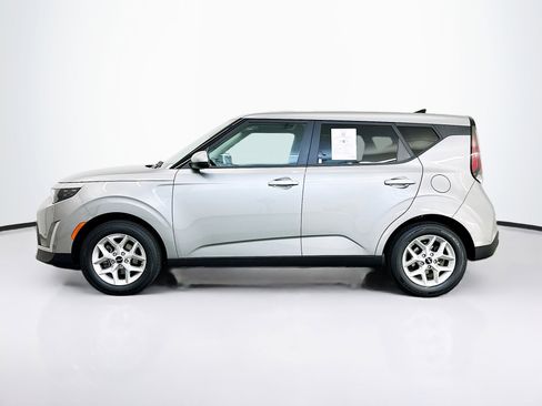 Used 2025 Kia Soul LX w/ LX Technology Package image 4