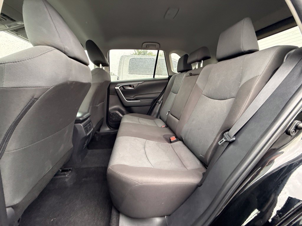 Used 2025 Toyota RAV4 XLE FWD image 13