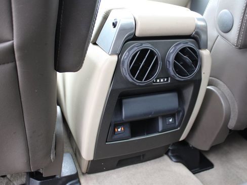 Used 2015 Land Rover LR4 HSE LUX image 24