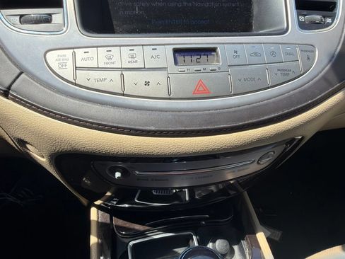 Used 2011 Hyundai Genesis 4.6 RWD image 12