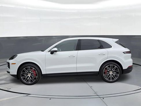 Certified 2024 Porsche Cayenne S image 2