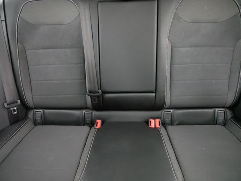 Certified 2022 Volkswagen Taos SE image 13