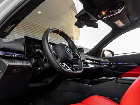 Used 2026 BMW M5 w/ Carbon Package AWD/4WD image 27
