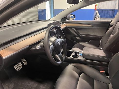 Used 2023 Tesla Model 3 Performance image 23