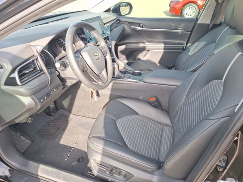 Used 2023 Toyota Camry SE image 14