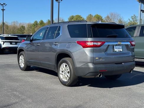 Used 2020 Chevrolet Traverse LT w/ LPO, Floor Liner Package image 5