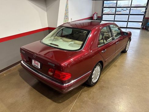Used 1999 Mercedes-Benz E 320 Sedan image 39