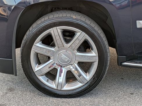 Used 2020 Cadillac Escalade ESV Luxury image 10