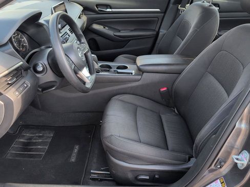 Used 2022 Nissan Altima 2.5 SV FWD image 13