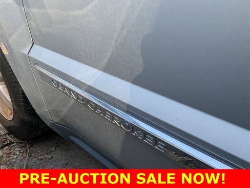 Used 2010 Jeep Grand Cherokee Laredo image 18