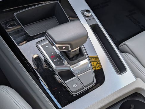 Used 2025 Audi Q5 2.0T Premium image 47