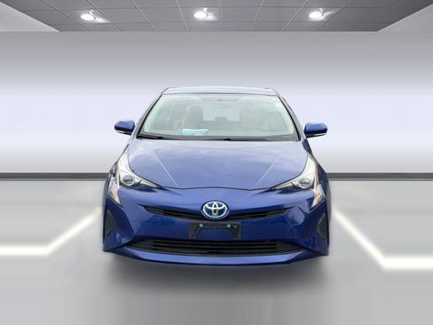 Used 2016 Toyota Prius Two FWD image 4