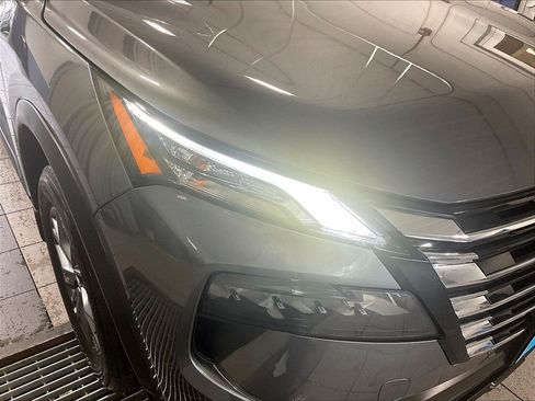 Used 2026 Nissan Rogue S AWD/4WD image 32