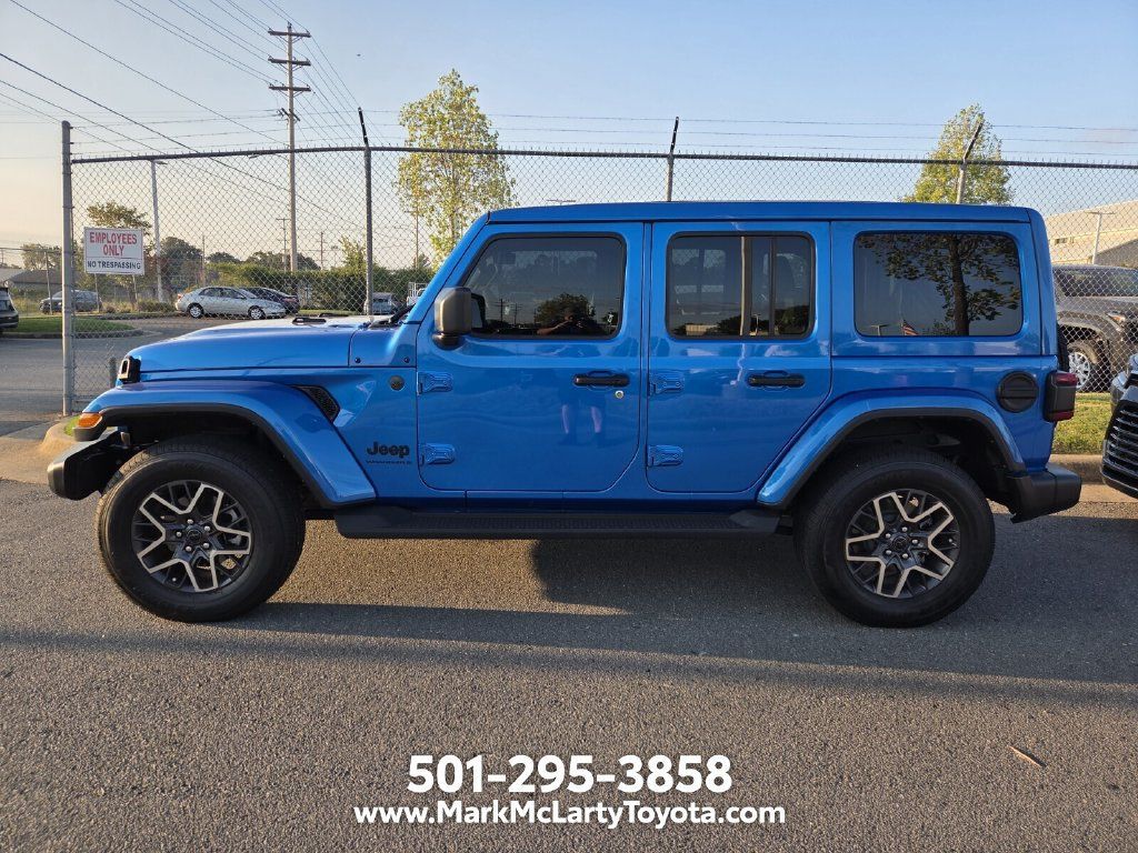 Used 2025 Jeep Wrangler Unlimited Sahara AWD/4WD image 6
