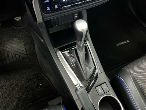 Used 2017 Toyota Corolla SE image 21
