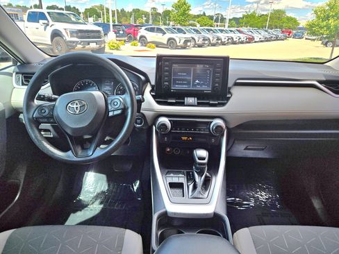 Used 2021 Toyota RAV4 XLE FWD image 12