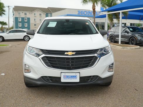 Used 2018 Chevrolet Equinox LS image 2