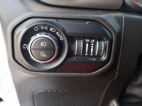 Used 2020 Jeep Gladiator Sport w/ Quick Order Package 24S AWD/4WD image 14