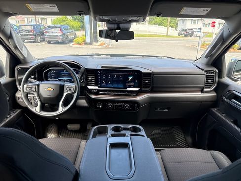 Used 2023 Chevrolet Silverado 1500 LT AWD/4WD image 14