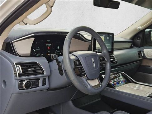 Used 2019 Lincoln Navigator Black Label AWD/4WD image 8