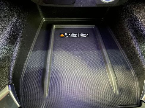 Used 2023 Chevrolet Traverse LT image 38