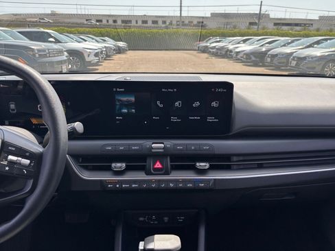 Used 2025 Kia K4 FWD image 17