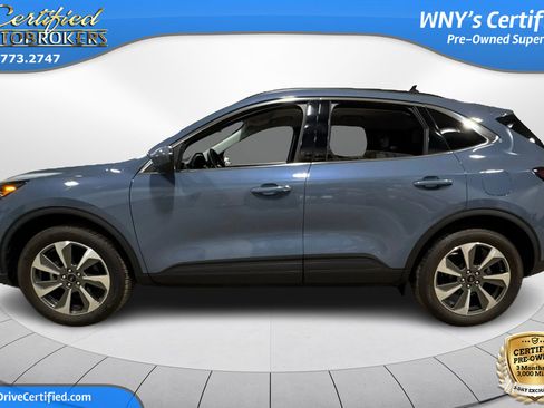 Used 2025 Ford Escape Platinum AWD/4WD image 9