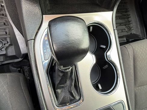 Used 2021 Jeep Grand Cherokee Laredo image 23