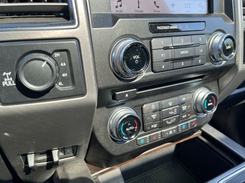 Used 2018 Ford F150 Limited AWD/4WD image 18