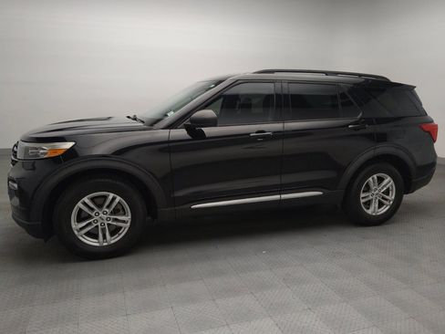 Used 2020 Ford Explorer XLT w/ Equipment Group 202A RWD image 2