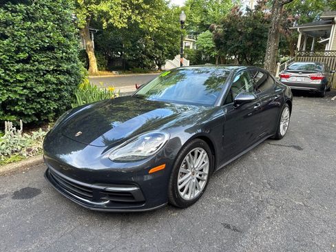 Used 2018 Porsche Panamera 4 AWD/4WD image 4