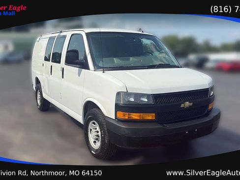Used 2020 Chevrolet Express 2500 w/ Communications Package RWD image 7
