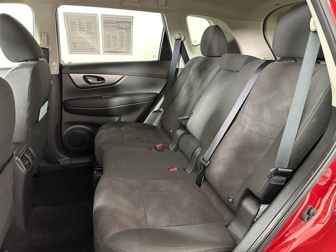 Used 2016 Nissan Rogue SV AWD/4WD image 15