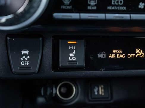 New 2025 Toyota RAV4 XLE w/ Convenience Package image 30