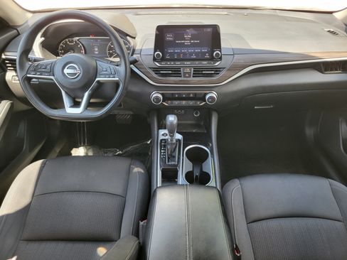 Used 2024 Nissan Altima 2.5 SV FWD image 13