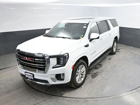 Used 2023 GMC Yukon XL SLT w/ SLT Luxury Package image 25