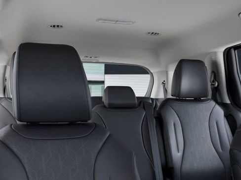 New 2026 Kia Carnival EX image 27