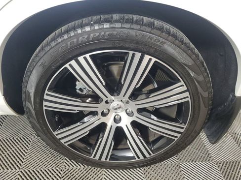 Used 2024 Volvo XC90 B6 Ultimate w/ Protection Package image 13