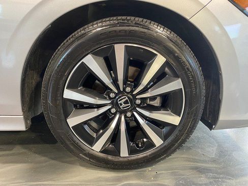 Used 2022 Honda Civic EX image 9