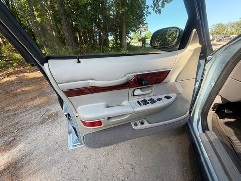 Used 2002 Mercury Grand Marquis LS RWD image 10