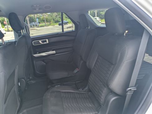 Used 2021 Ford Explorer XLT image 14