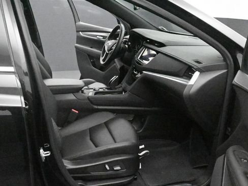 Used 2025 Cadillac XT5 Luxury AWD/4WD image 11