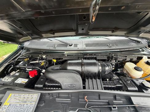 Used 2009 Ford E-150 and Econoline 150 Wagon RWD image 27