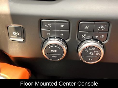 Used 2025 GMC Sierra 2500 Denali Ultimate AWD/4WD image 29