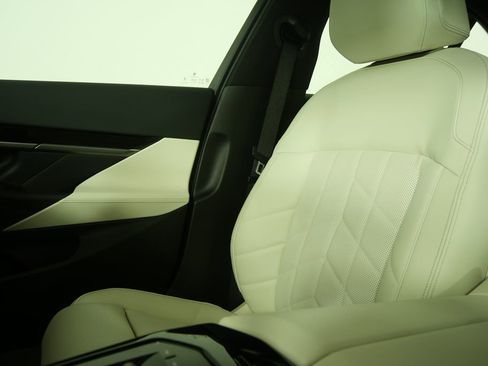 New 2026 BMW 530i xDrive w/ Premium Package image 24