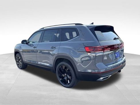 New 2026 Volkswagen Atlas SE image 3